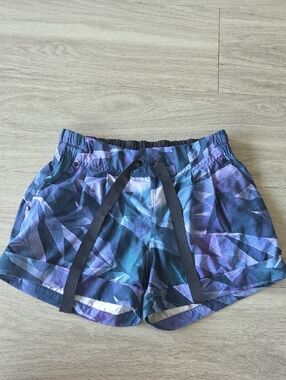 Lululemon Athletica Spring Break Away Shorts. Pretty Prism. Size 4.